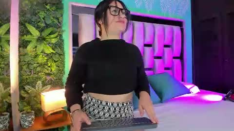 Emilye online show from 06-21-26, 12:41