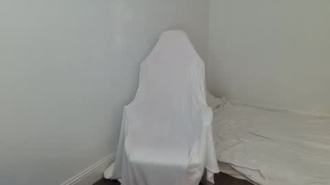 emilyfox5 online show from 12-18-25, 11:33