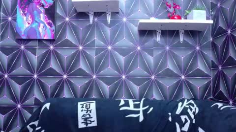 Snapshot of emilygrooe chatting on 12-13-25, 10:59 EMELY online show from 12-13-25, 10:59