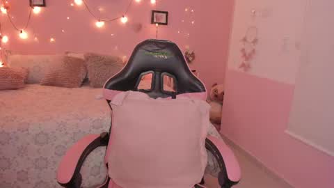Emily online show from 07-04-26, 07:42