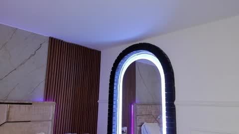 Emily Hendrix online show from 12-28-24, 10:34