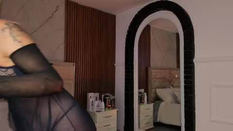 Emily Hendrix online show from 02-14-25, 08:21