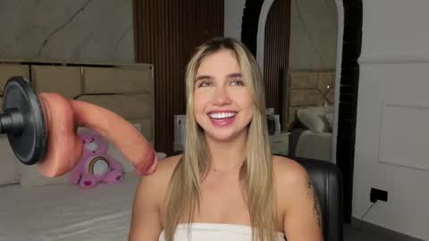 Emily Hendrix online show from 02-15-25, 08:54