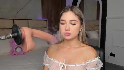 Emily Hendrix online show from 03-03-25, 07:39