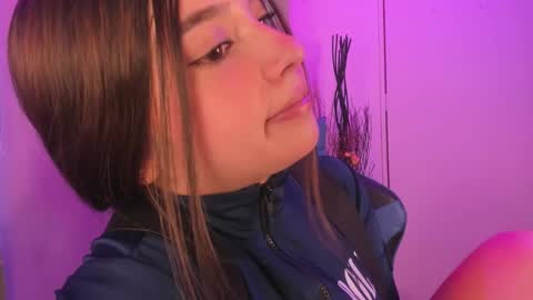 VALEEEN online show from 12-20-24, 04:04