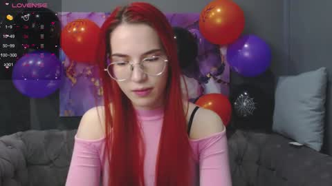 EmilyKents online show from 10-28-25, 01:31