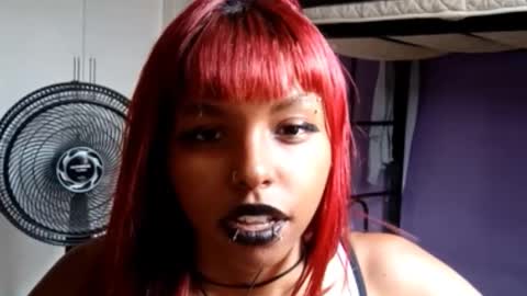 Snapshot of emilylivos chatting on 02-24-26, 02:37 Emily Livos online show from 02-24-26, 02:37