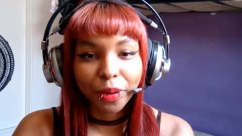 Snapshot of emilylivos chatting on 03-16-26, 02:21 Emily Livos online show from 03-16-26, 02:21