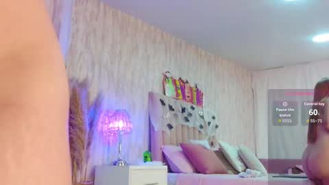 Snapshot of emilyparker__ chatting on 10-14-25, 10:32 My IG - EmilyParker   online show from 10-14-25, 10:32