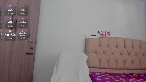 Snapshot of emilypink_1 chatting on 01-11-25, 08:54 Emily online show from 01-11-25, 08:54