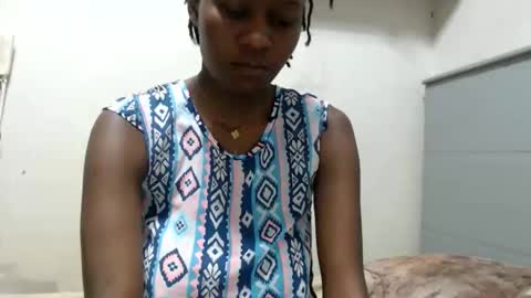 Snapshot of emilyposha chatting on 05-08-26, 09:42 Emilly online show from 05-08-26, 09:42