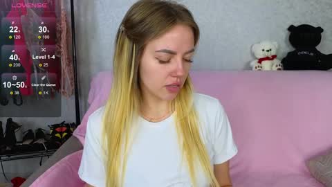 Snapshot of emilyrobbie chatting on 02-13-25, 05:01 Emily Robbie online show from 02-13-25, 05:01