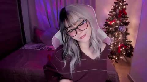 Snapshot of emilyrosss_ chatting on 01-11-25, 04:38 EMILY online show from 01-11-25, 04:38