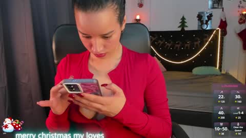 Snapshot of emilyrousex chatting on 12-30-24, 03:35 emilyrousex online show from 12-30-24, 03:35