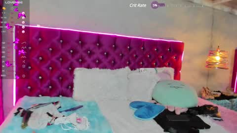 Snapshot of emilysander_ chatting on 12-18-24, 01:26 Emily online show from 12-18-24, 01:26