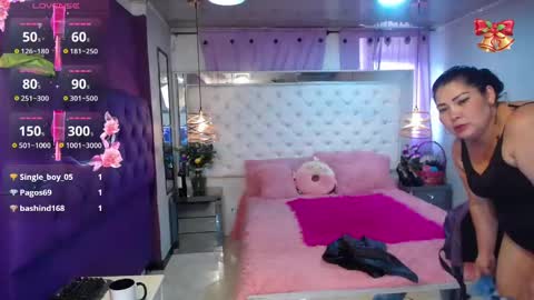 Snapshot of emilysander_ chatting on 12-19-24, 06:56 Emily online show from 12-19-24, 06:56