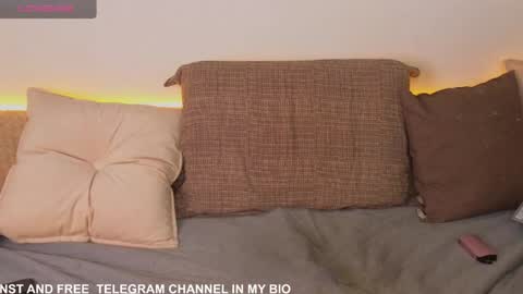 Snapshot of emilytrays chatting on 12-14-24, 06:35 Emily wish-list  online show from 12-14-24, 06:35