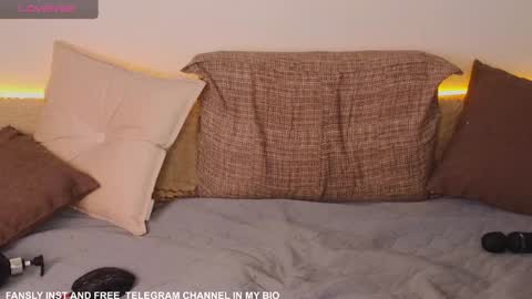 Snapshot of emilytrays chatting on 01-11-25, 06:56 Emily wish-list  online show from 01-11-25, 06:56