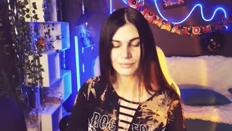 Emily online show from 10-27-25, 01:53