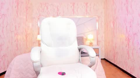 Snapshot of emilywhinfre chatting on 10-03-25, 08:28 Emily 2200 - 600GMT-5 online show from 10-03-25, 08:28