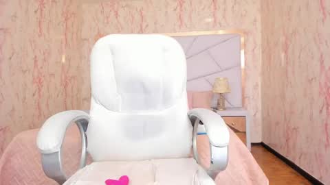 Emily  2200 - 600GMT-5 online show from 04-20-26, 04:54