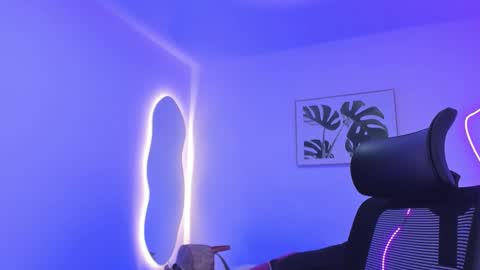 Snapshot of emilywillis8 chatting on 11-14-25, 03:49 E M I L Y online show from 11-14-25, 03:49