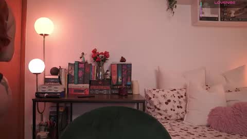 Snapshot of emilyxrose_ chatting on 10-03-25, 05:43 IG thickemmsss online show from 10-03-25, 05:43