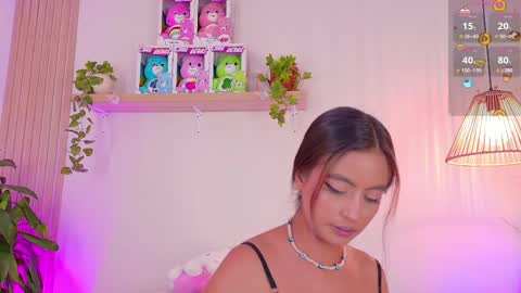 Snapshot of emilyy_bank chatting on 04-29-26, 08:15 Emily Bank online show from 04-29-26, 08:15