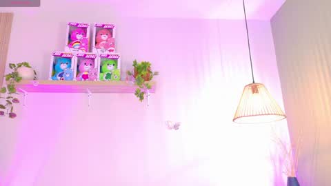 Snapshot of emilyy_bank chatting on 05-21-26, 08:05 Emily Bank online show from 05-21-26, 08:05