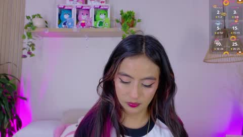 Snapshot of emilyy_bank chatting on 05-30-26, 08:39 Emily Bank online show from 05-30-26, 08:39