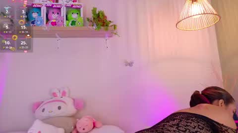 Snapshot of emilyy_bank chatting on 06-24-26, 08:08 Emily Bank online show from 06-24-26, 08:08