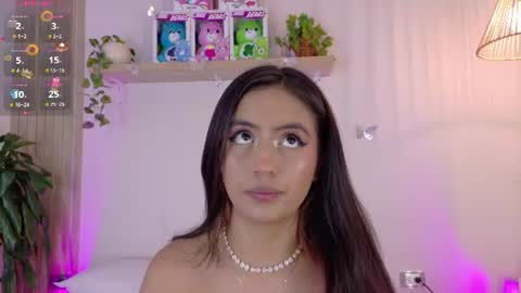 Snapshot of emilyy_bank chatting on 07-17-26, 07:41 Emily Bank online show from 07-17-26, 07:41