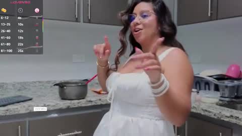 emilyy_cooperr online show from 06-12-26, 01:10
