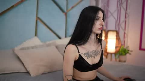 Snapshot of emilyymoon chatting on 06-30-26, 06:47 emilyymoon online show from 06-30-26, 06:47