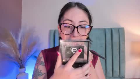 Snapshot of emilyywatson chatting on 06-06-26, 12:49 Emilyy Watson online show from 06-06-26, 12:49