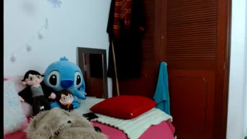 emilyzans07 online show from 02-23-25, 04:46