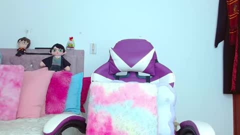 emilyzans07 online show from 09-10-25, 07:58