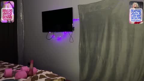 Snapshot of eminent_eva chatting on 02-22-25, 07:25 Eminent Eva online show from 02-22-25, 07:25