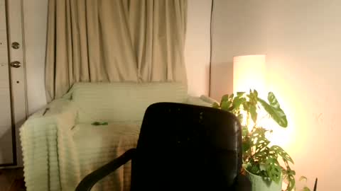 Snapshot of emma______1996 chatting on 07-09-26, 05:44 emma______1996 online show from 07-09-26, 05:44