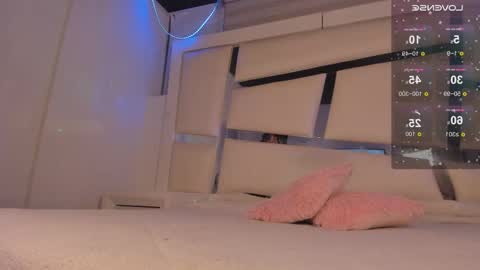 emma__js_ online show from 03-19-26, 03:54