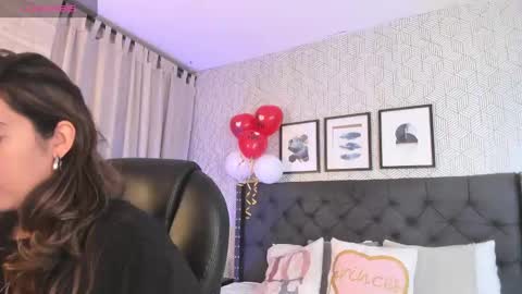 Snapshot of emma__smith01 chatting on 02-15-25, 12:11 Emma online show from 02-15-25, 12:11