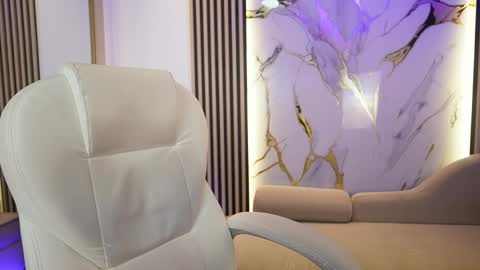 emma__walkerr_ online show from 04-21-26, 01:42