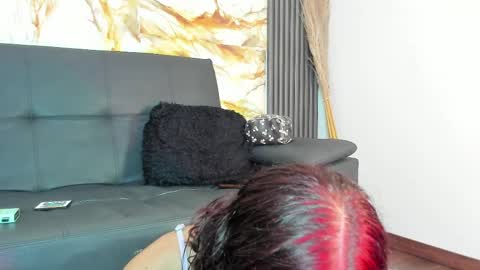 Snapshot of emma_angel_04 chatting on 05-21-26, 01:29 emma_angel_04 online show from 05-21-26, 01:29