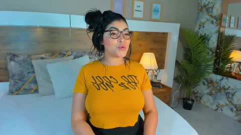 Snapshot of emma_bakker_ chatting on 02-24-25, 12:37 Emma online show from 02-24-25, 12:37