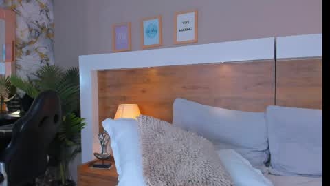 Emma  online show from 04-25-26, 01:41