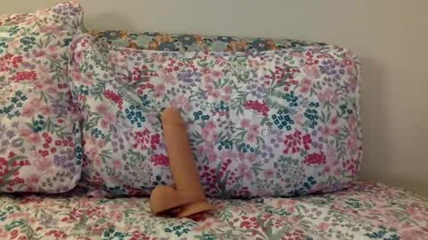 Emma online show from 03-07-25, 03:19