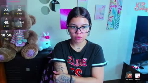 Snapshot of emma_boo_ chatting on 05-27-26, 02:58 emma_boo_ online show from 05-27-26, 02:58