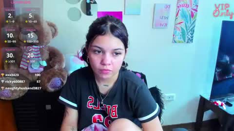Snapshot of emma_boo_ chatting on 05-31-26, 06:09 emma_boo_ online show from 05-31-26, 06:09