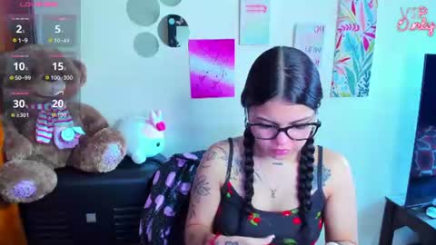 Snapshot of emma_boo_ chatting on 06-13-26, 04:49 emma_boo_ online show from 06-13-26, 04:49