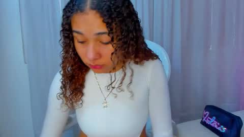 Snapshot of emma_carteer__ chatting on 10-25-25, 03:07 Emma Carteer   online show from 10-25-25, 03:07